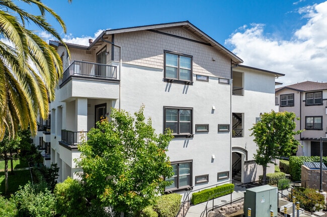 Photo - Alexander Crossing