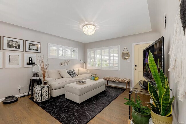 3520 Elm St
