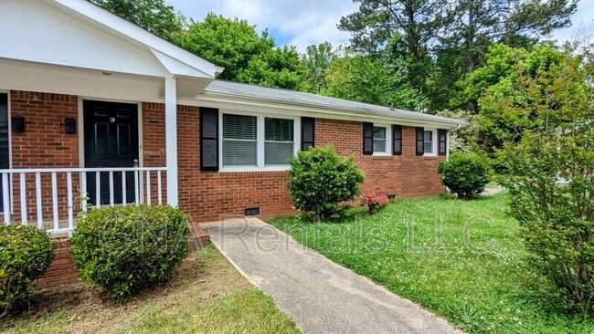 Building Photo - 4504 Cemetery St Unit #E
