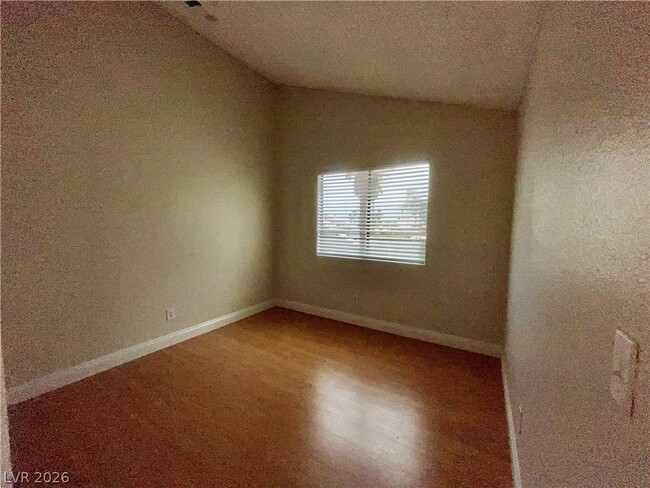 Photo - 2616 Camphor Tree St