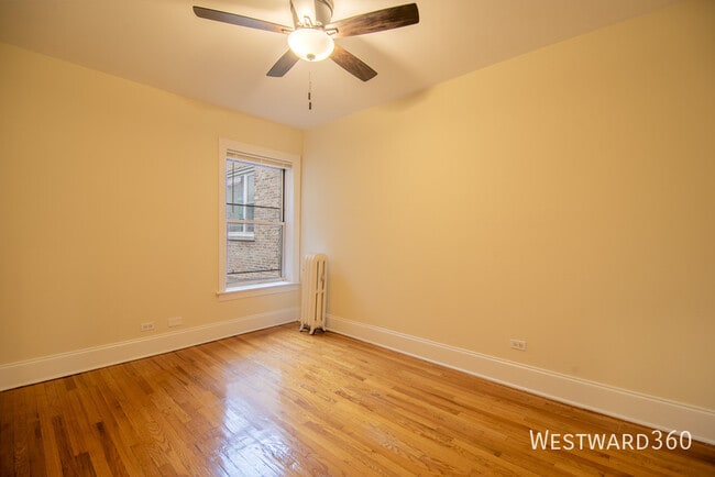 Photo - 7648 N Greenview Ave Unidad 3