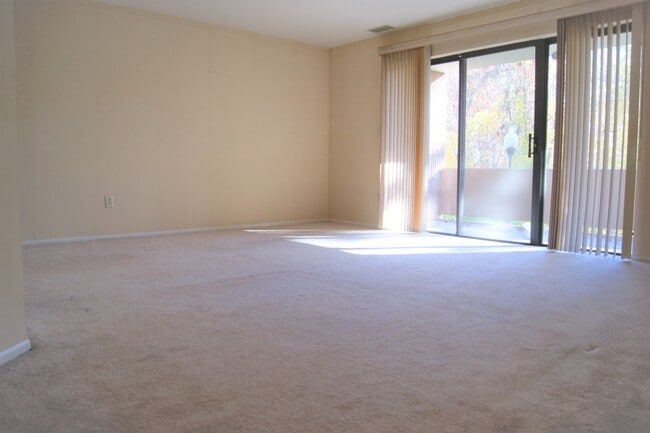 Photo - Charming 2 Bedroom/2 Bathroom Condo Unit i... Unit 205