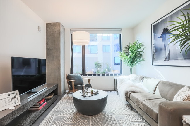 1BR,1BA-Bay