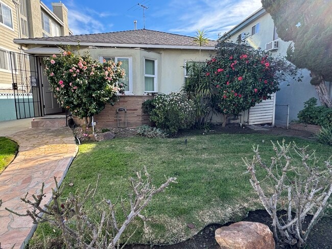 Building Photo - 11976 Walnut Ln Unit 11976 Walnut Ln