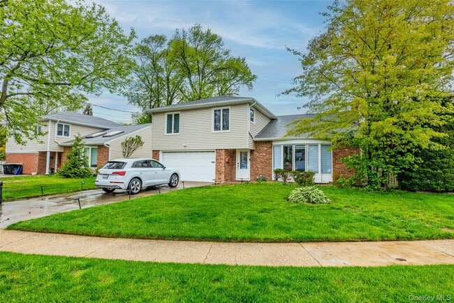 Photo - 23 Geoffrey Ln