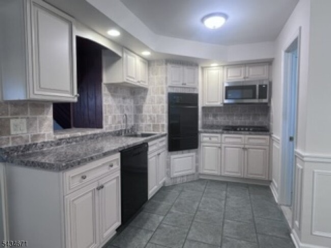 Photo - 283 Orchard St Unit 1B