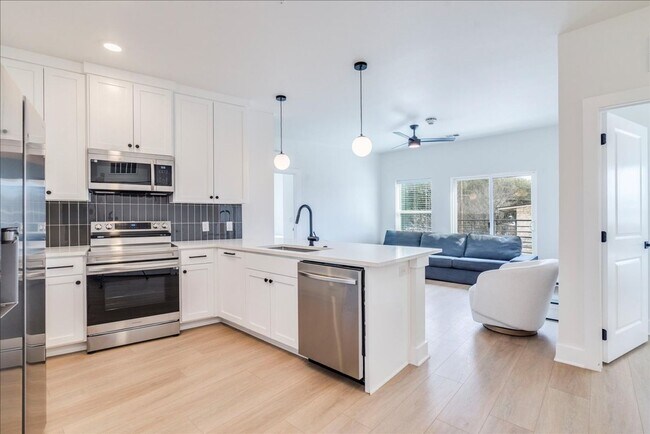 Photo - Super Spacious 4 bed 4 bath - Move in Ready or Pre-Lease for the Fall Unit 303