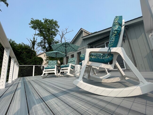 Photo - 930 Sound Shore Rd