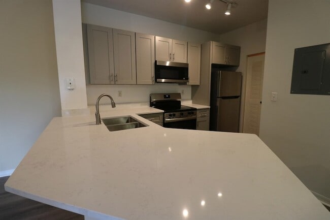 Photo - 560 Florida Club Blvd Unidad 301