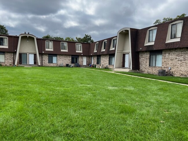 Building Photo - Adams Lake Apartments