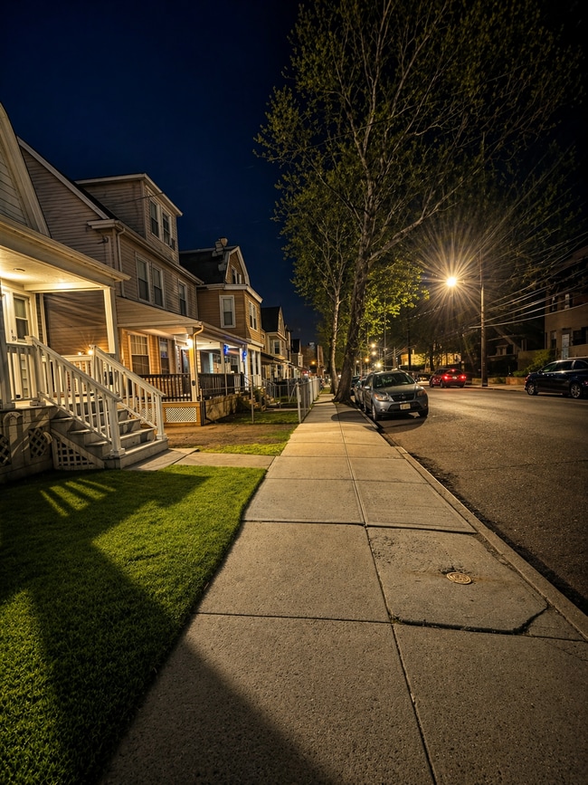 Building Photo - 35 Coit St Unit 2