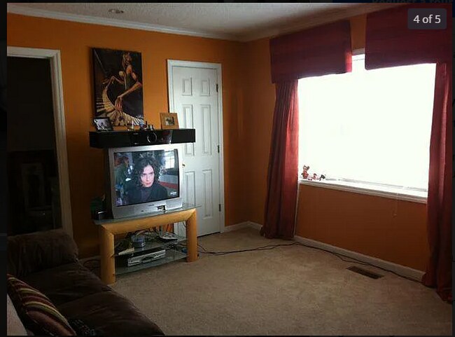 Photo - 2315 Vineyard Dr