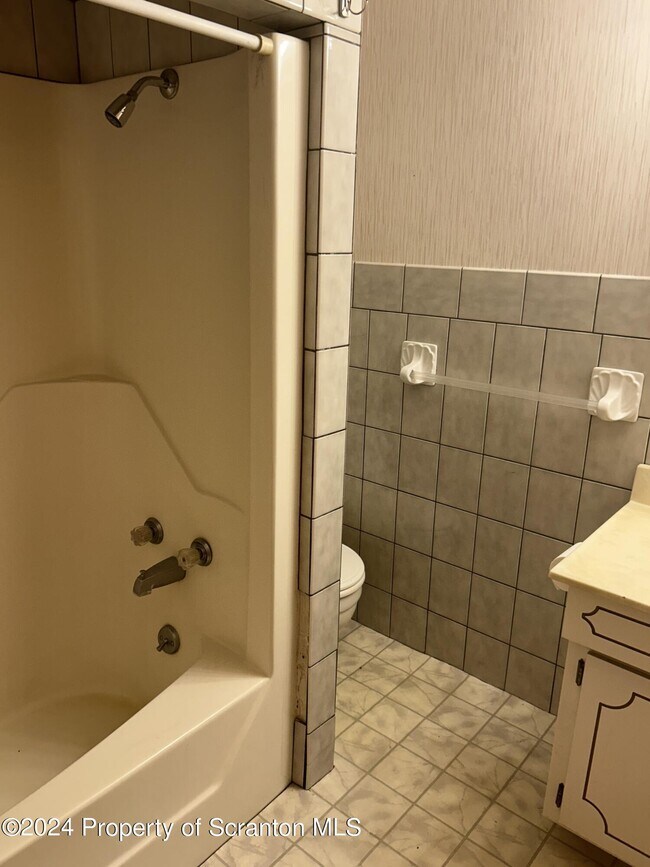 Photo - 80 Worth Church Rd