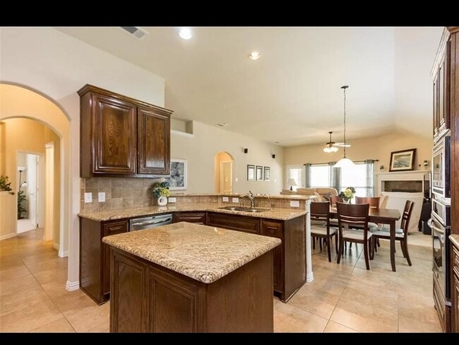 Photo - 897 Witherby Ln