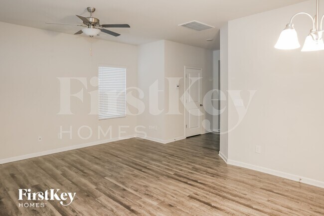 Photo - 9534 Hamel St