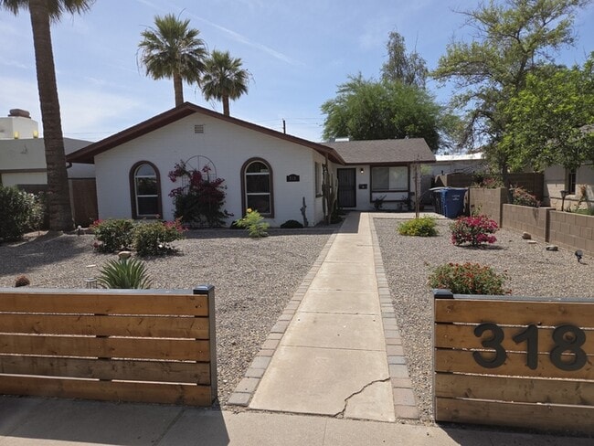Building Photo - Very nice 2 Bed 1 Bath Downtown Chandler
