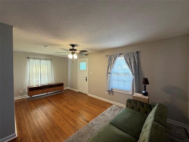 Photo - 521 S Oak Ave