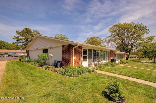 Photo - 888B Inverness Ct