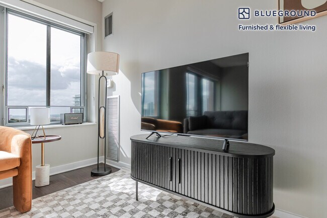 121 W Chestnut St Unit SI FL25-ID1291