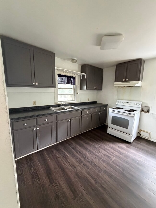 Photo - 807 S College Ave