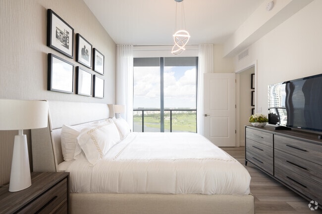 1BR, 1BA - 859SF - Primary Bedroom