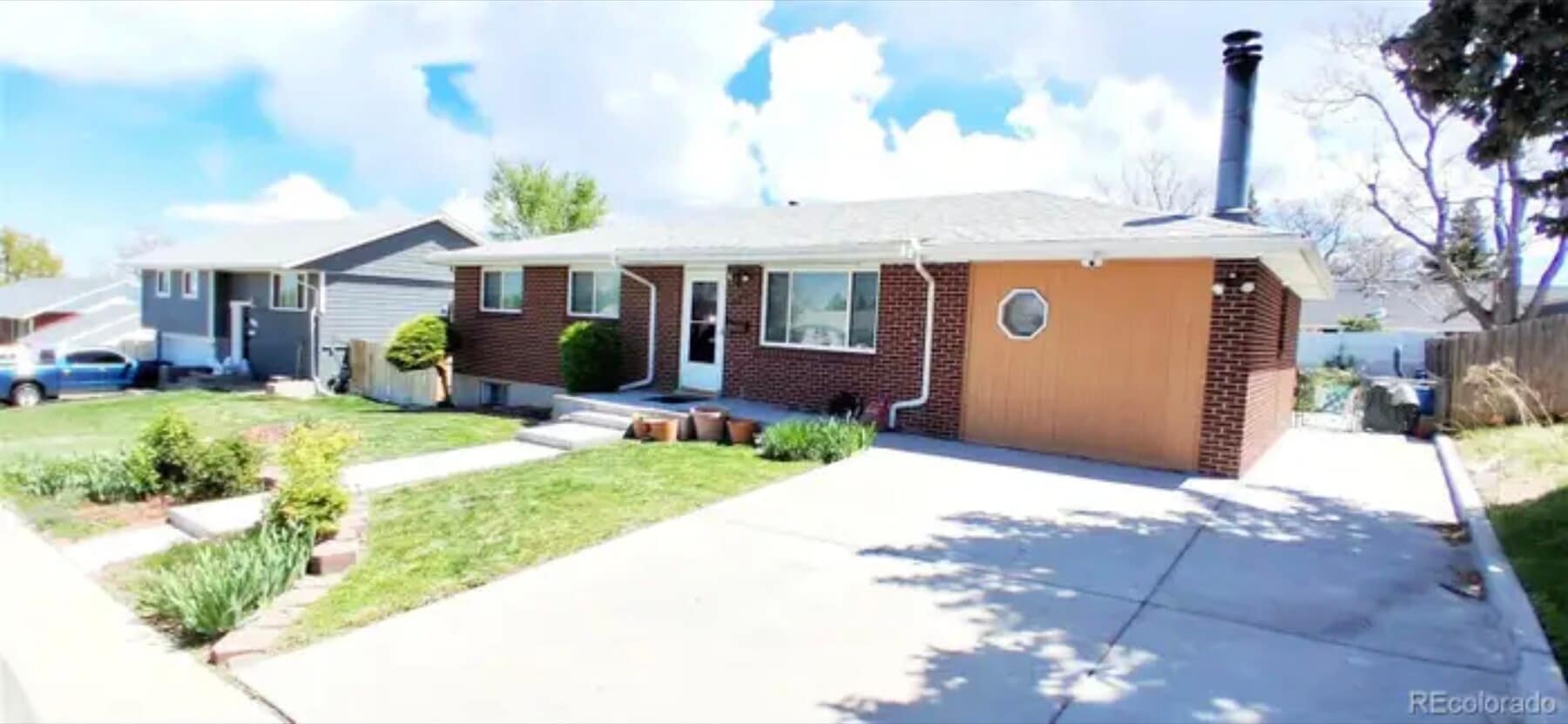 Photo - 8338 Charles Way