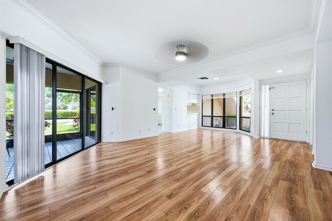 Photo - 101 Waterview Dr