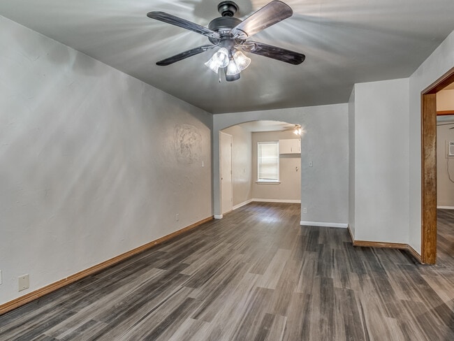 Photo - 2320 Trosper Pl