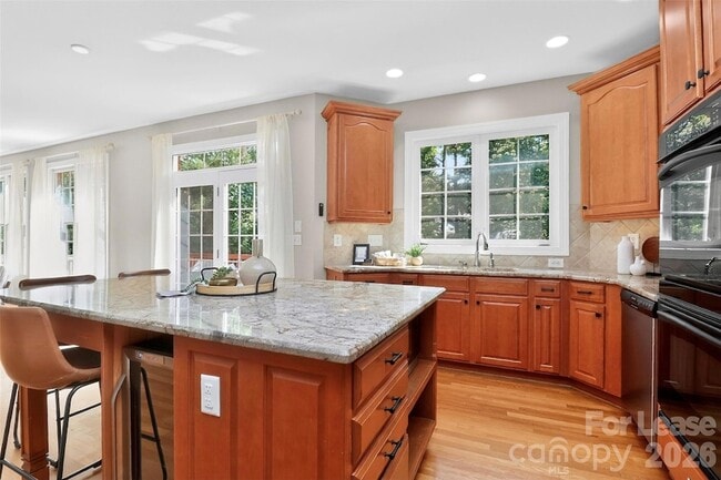 Photo - 2307 Keara Way