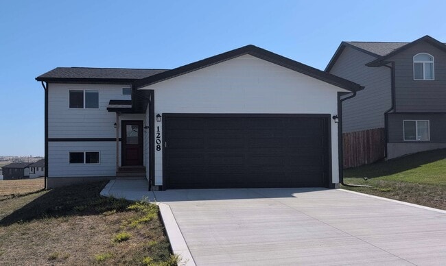 Building Photo - 1208 Kenai Dr