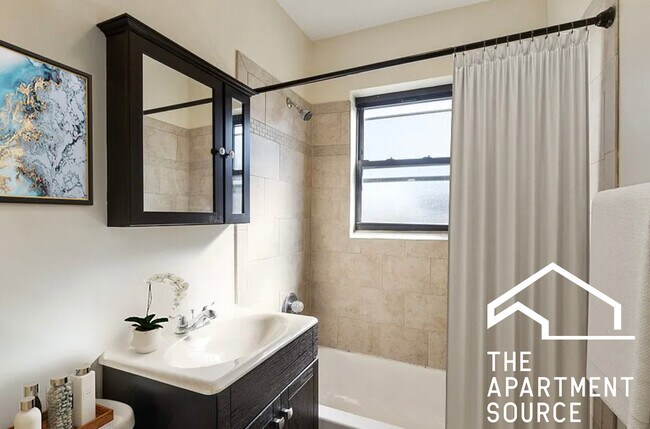 Photo - 4740 N Hermitage Ave Unit 407