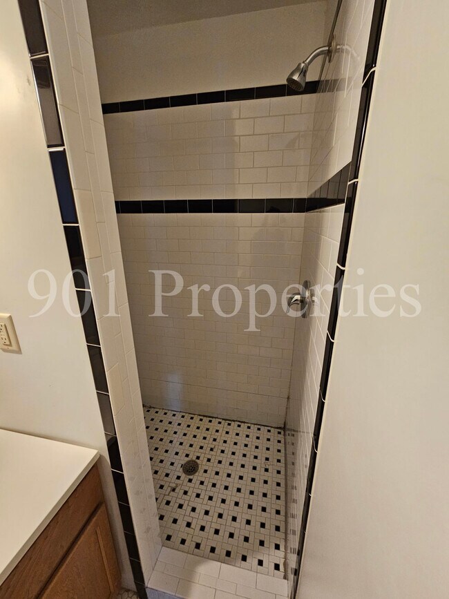 Photo - 975 Meda St Unit #3