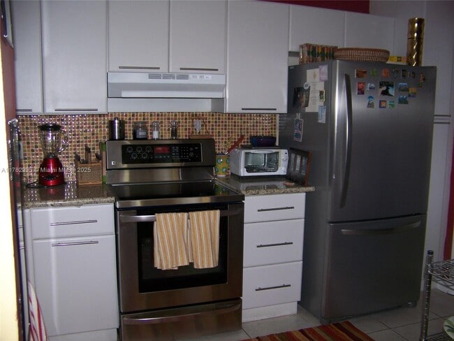 Photo - 2016 Bay Dr Unit 908