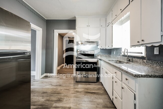 Photo - 1165 E Indiana Ave