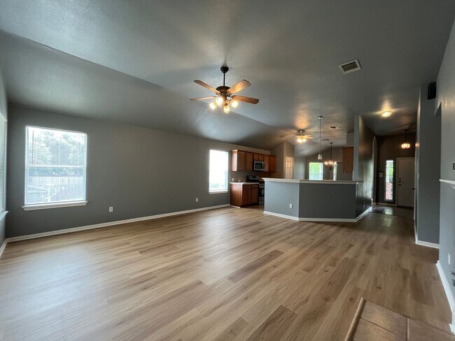 Photo - FOUR Bedroom, Open Floor Plan Home in Geor...