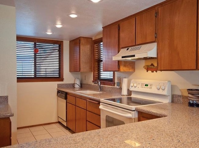 Photo - Elk Run Townhouse with 1 car garage.