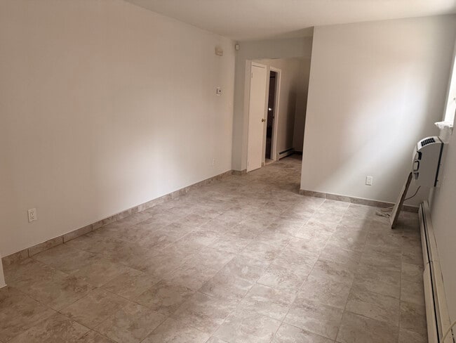 Photo - 1254 E 70th St