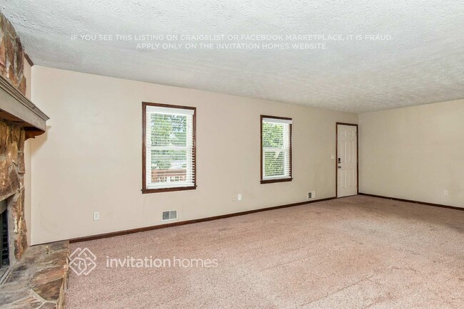 266 Farm Ridge Dr NE