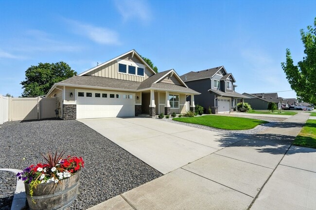 Photo - Gorgeous Hayden Home For Rent!