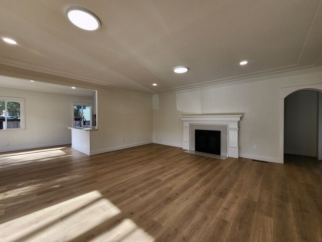 Photo - 715 Boyes Blvd Unit #C