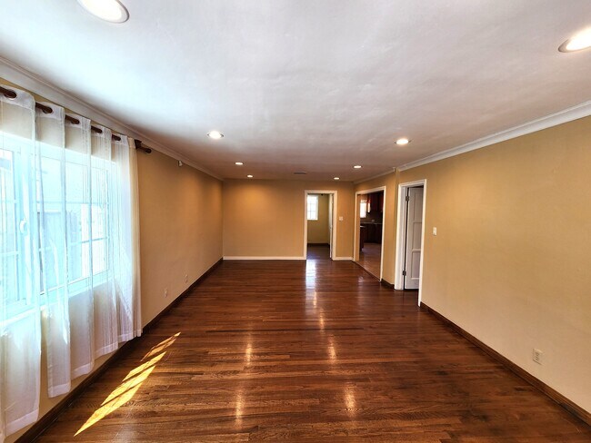 Photo - 13863 Burton St