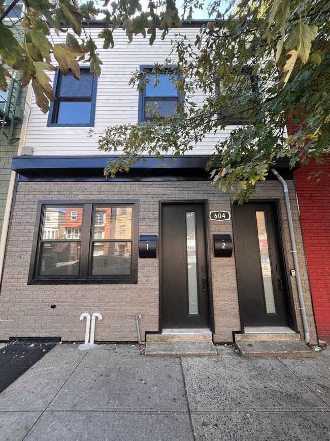 Building Photo - 604 Palisade Ave Rental