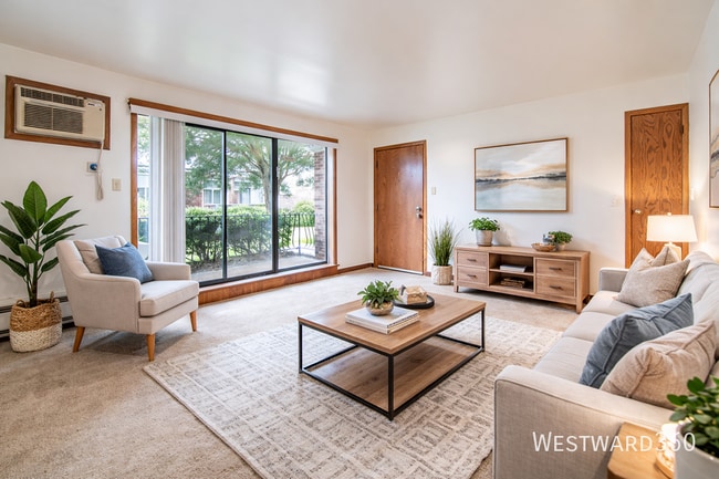 Building Photo - 1665 Harbor Ave Unit 1s