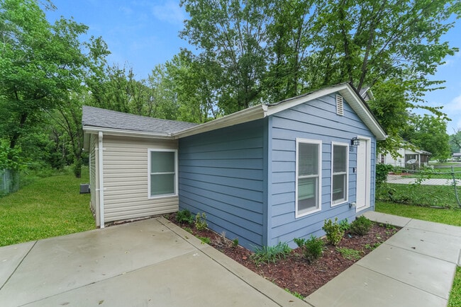 Photo - 1033 Gaither Pl NW