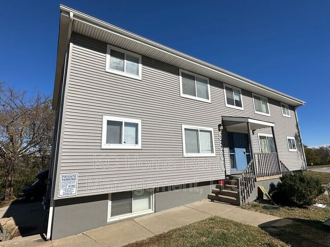 Building Photo - 5500 E 139 Terrace Unit #6