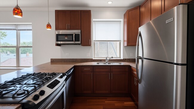 Photo - 7229 N Rogers Ave