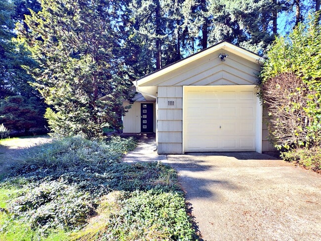 Building Photo - 1111 NE 112th Ave