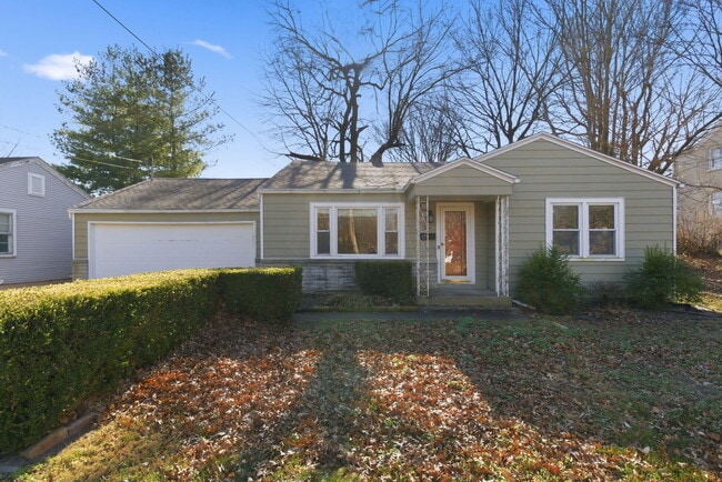 Building Photo - 1354 E Walnut St