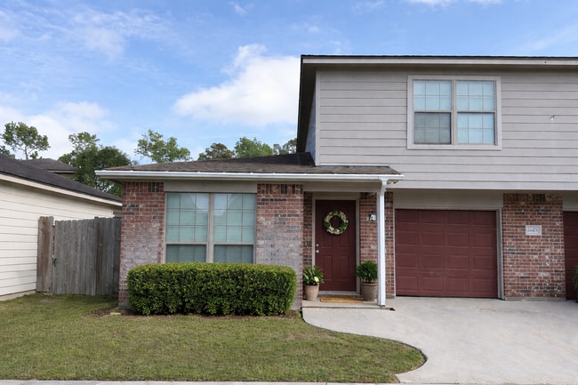 Building Photo - 21479 W Wallis Dr