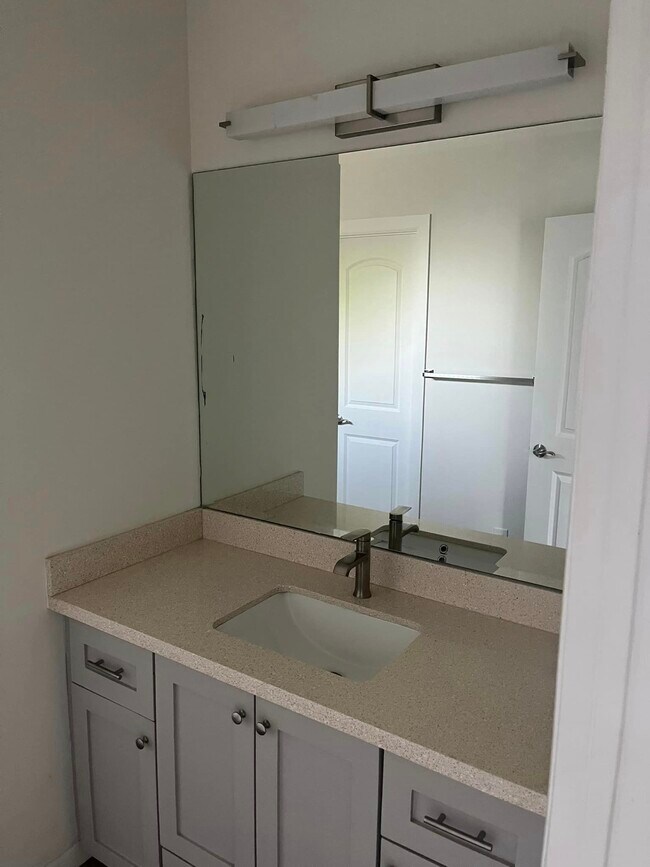 Photo - Kings Landing Apartments Unit 18